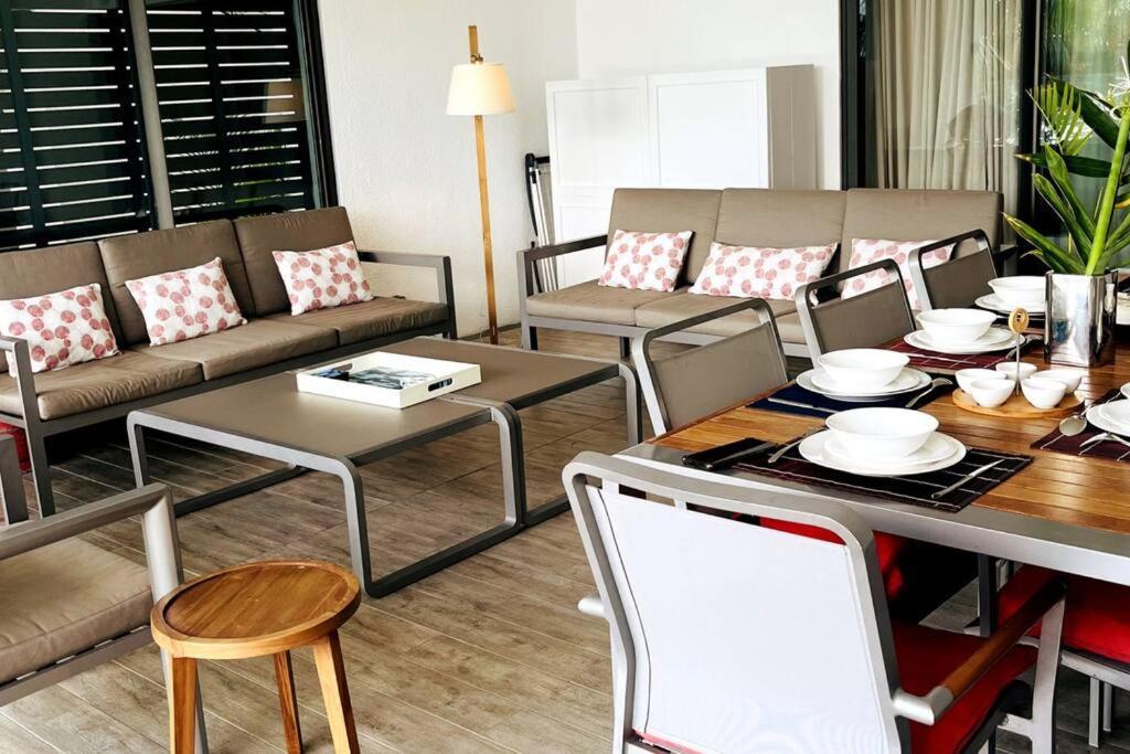 Latitude Luxury Seafront Suite Riviere Noire Ngoại thất bức ảnh
