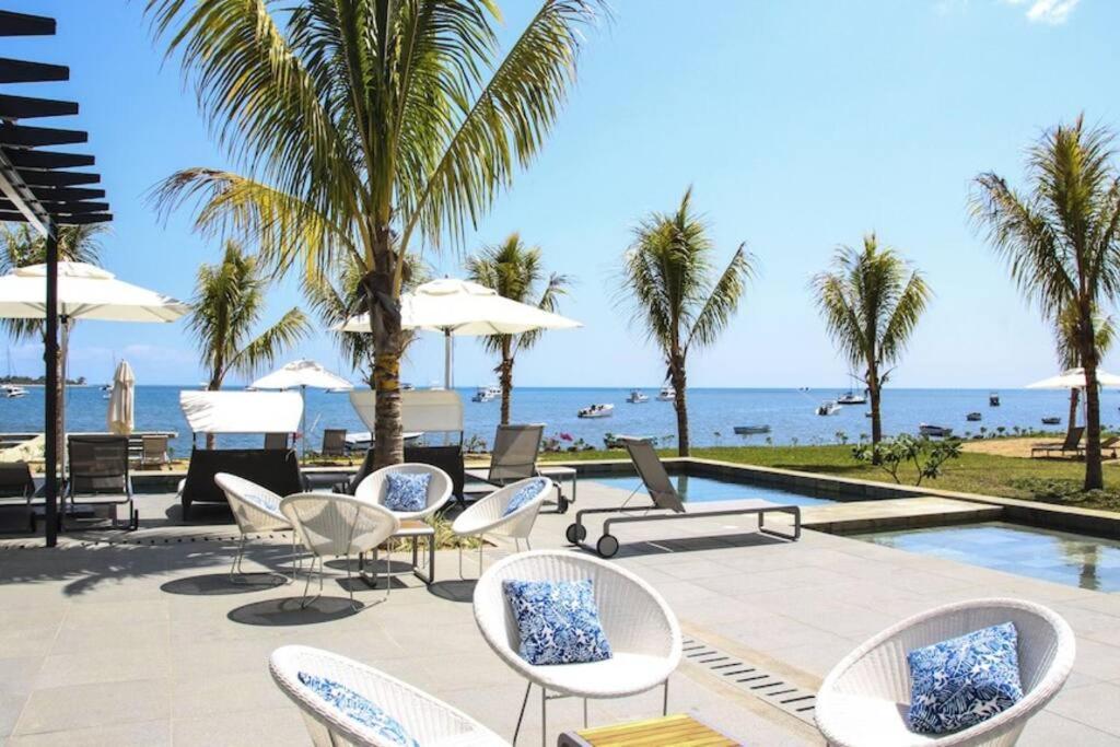 Latitude Luxury Seafront Suite Riviere Noire Ngoại thất bức ảnh